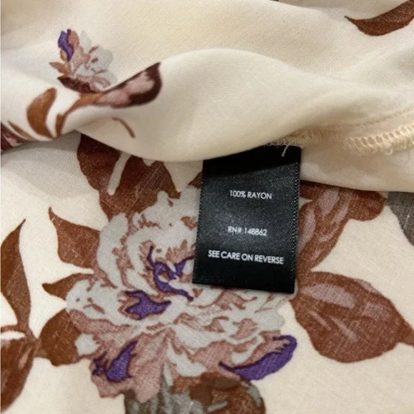 Torrid Blouse Pullover Challis Floral Tan Roll Tab Sleeve Sz 1 - Picture 8 of 9